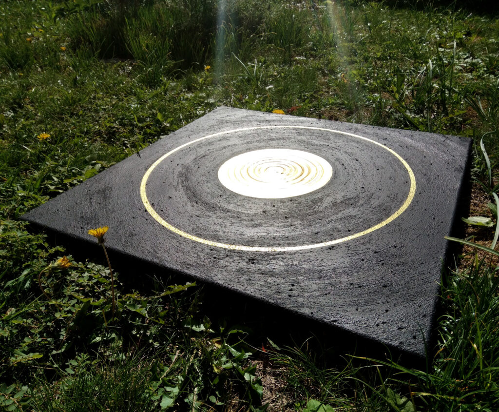 Heil-Kraft-Bild Schwarz - Leer werden. Innehalten. Stille. Acryl und Sand auf Leinwand, 50 x 50cm